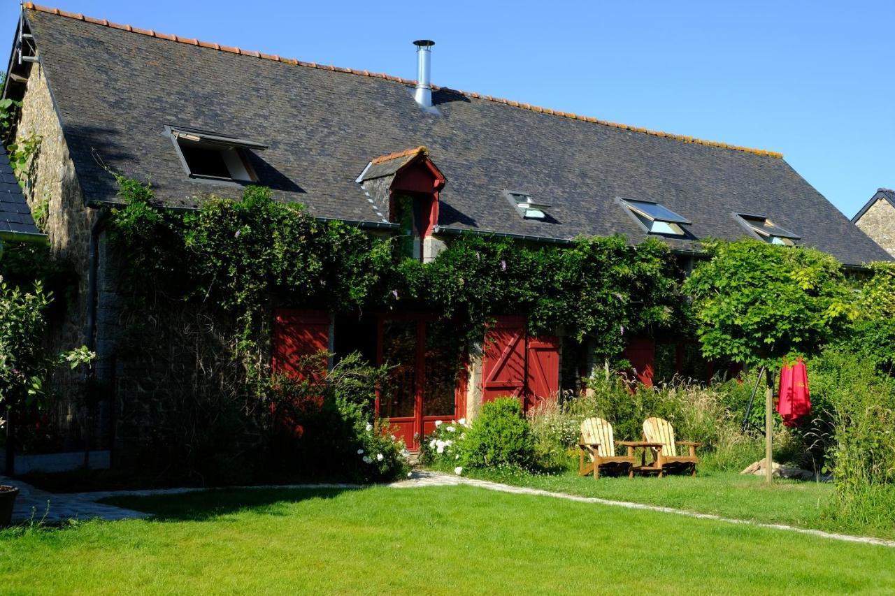 La Maison Jaune A La Janaie Parigné Zewnętrze zdjęcie