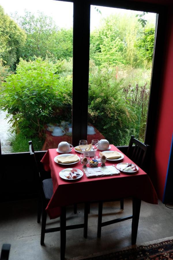 La Maison Jaune A La Janaie Parigné Zewnętrze zdjęcie