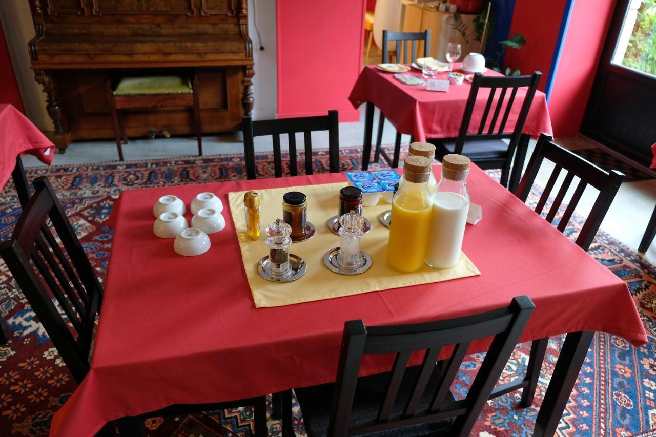 La Maison Jaune A La Janaie Parigné Zewnętrze zdjęcie