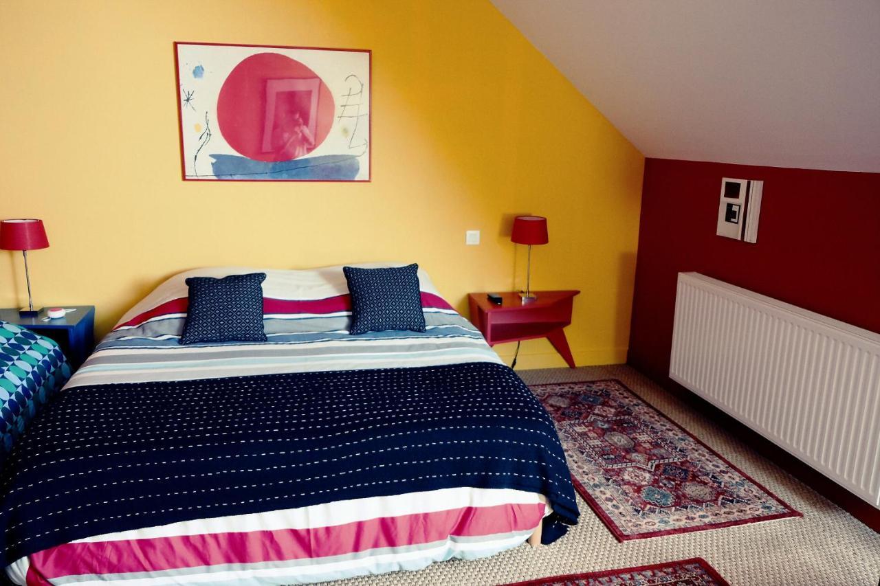 La Maison Jaune A La Janaie Parigné Zewnętrze zdjęcie